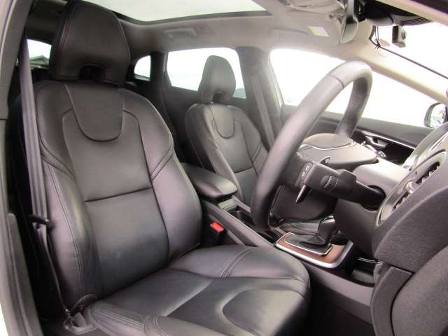 ボルボ Ｖ４０ Ｔ３　クラシックエディション R1年 (四国) 99