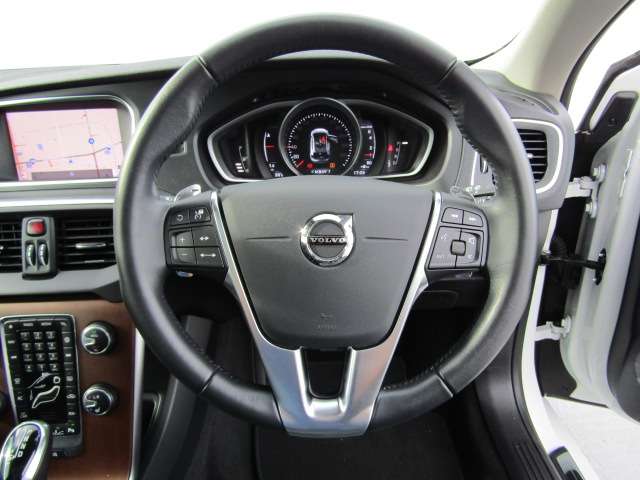 ボルボ Ｖ４０ Ｔ３　クラシックエディション R1年 (四国) 99