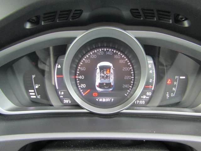 ボルボ Ｖ４０ Ｔ３　クラシックエディション R1年 (四国) 99