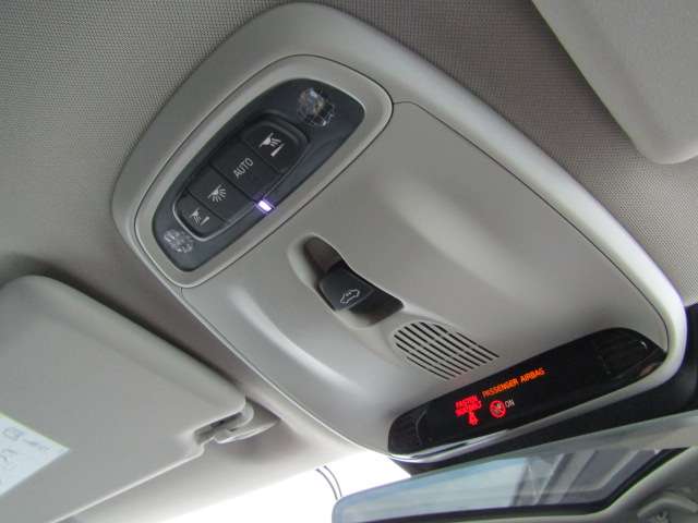 ボルボ Ｖ４０ Ｔ３　クラシックエディション R1年 (四国) 99