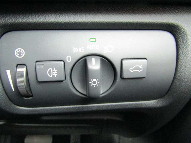 ボルボ Ｖ４０ Ｔ３　クラシックエディション R1年 (四国) 99