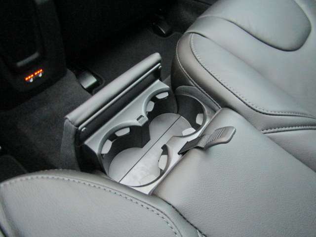 ボルボ Ｖ４０ Ｔ３　クラシックエディション R1年 (四国) 99