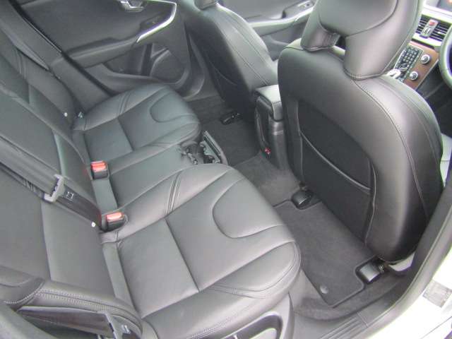 ボルボ Ｖ４０ Ｔ３　クラシックエディション R1年 (四国) 99