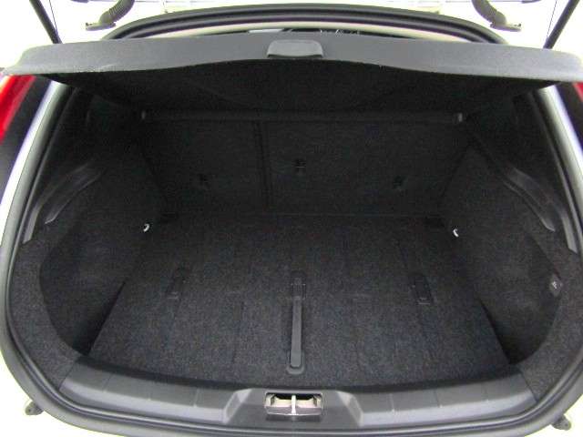 ボルボ Ｖ４０ Ｔ３　クラシックエディション R1年 (四国) 99