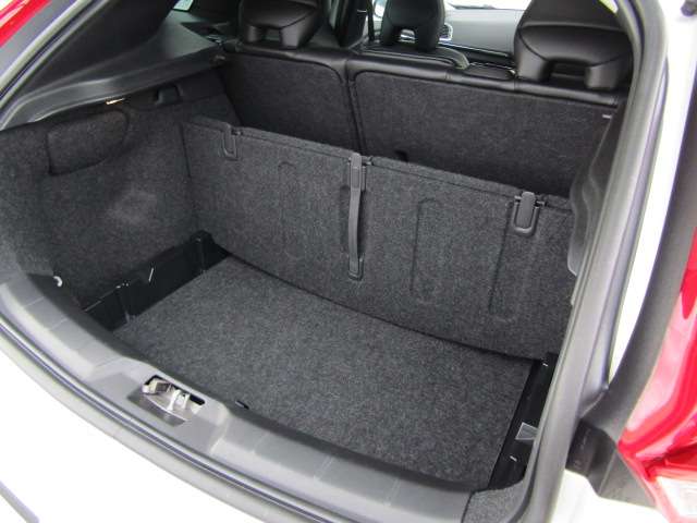 ボルボ Ｖ４０ Ｔ３　クラシックエディション R1年 (四国) 99