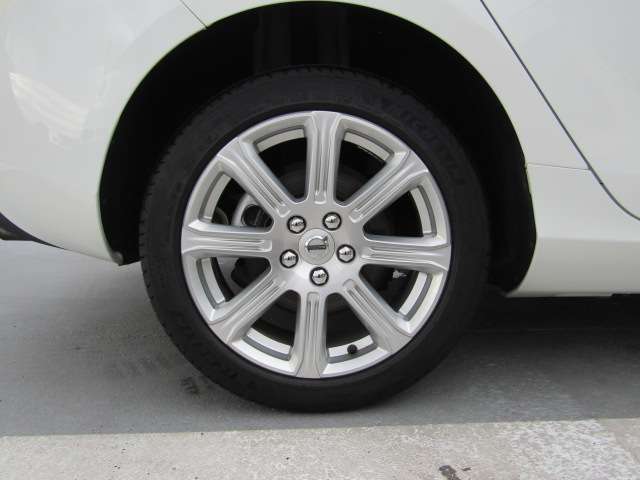 ボルボ Ｖ４０ Ｔ３　クラシックエディション R1年 (四国) 99