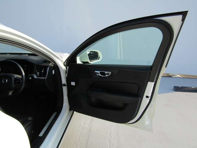 ボルボ Ｖ６０ Ｔ５　インスクリプション R1年 (四国) 99