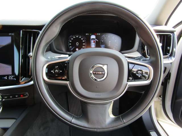 ボルボ Ｖ６０ Ｔ５　インスクリプション R1年 (四国) 99