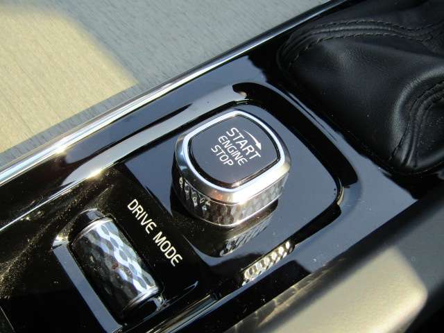 ボルボ Ｖ６０ Ｔ５　インスクリプション R1年 (四国) 99