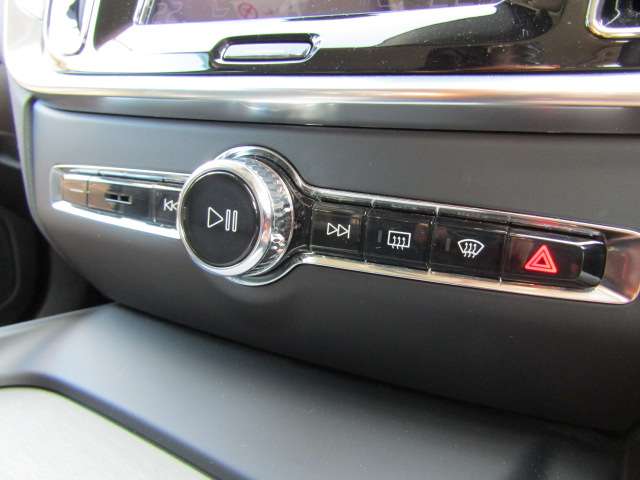 ボルボ Ｖ６０ Ｔ５　インスクリプション R1年 (四国) 99