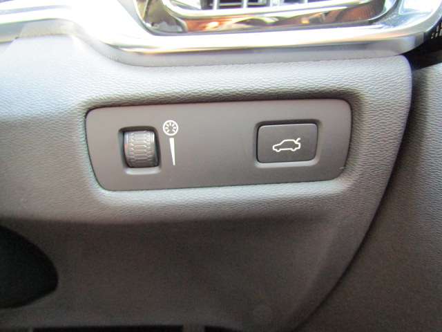 ボルボ Ｖ６０ Ｔ５　インスクリプション R1年 (四国) 99