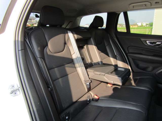 ボルボ Ｖ６０ Ｔ５　インスクリプション R1年 (四国) 99