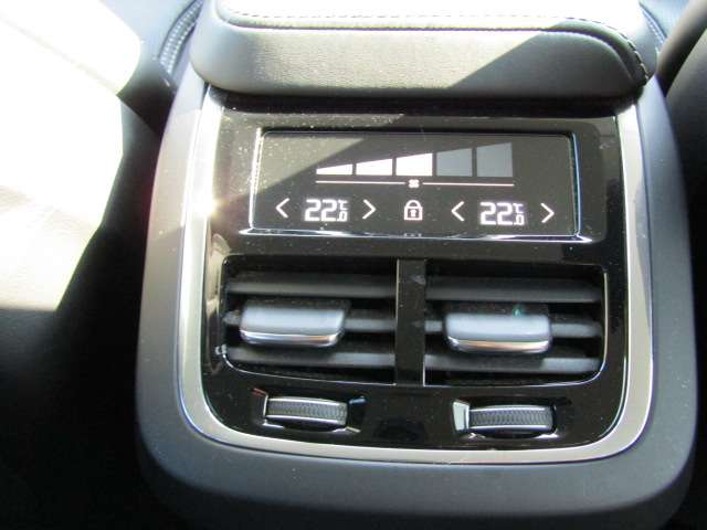 ボルボ Ｖ６０ Ｔ５　インスクリプション R1年 (四国) 99