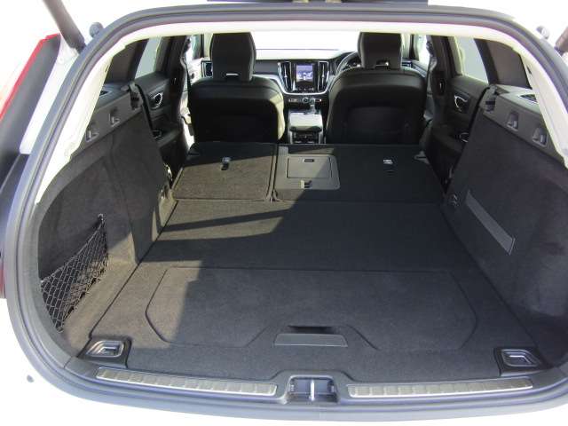 ボルボ Ｖ６０ Ｔ５　インスクリプション R1年 (四国) 99