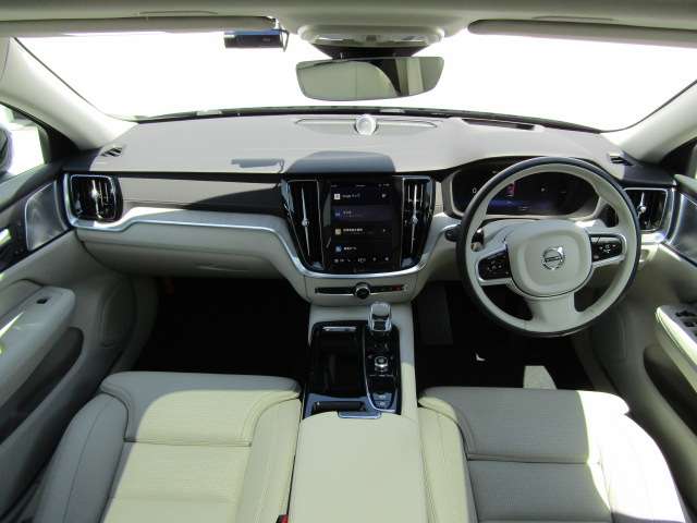 ボルボ Ｖ６０ リチャージ アルティメット Ｔ６ ＡＷＤ プラグイン ハイブリッド ４ＷＤ R6年 (四国) 99