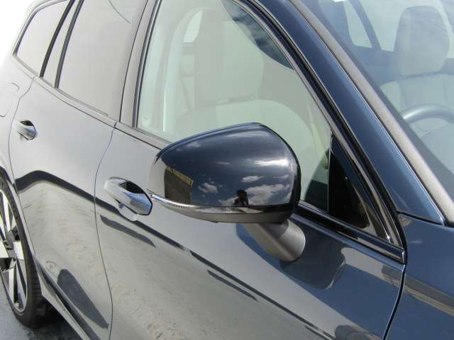 ボルボ Ｖ６０ リチャージ アルティメット Ｔ６ ＡＷＤ プラグイン ハイブリッド ４ＷＤ R6年 (四国) 99