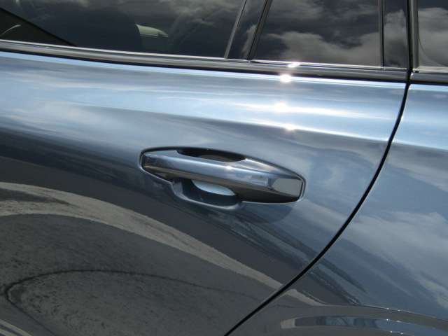 ボルボ Ｖ６０ リチャージ アルティメット Ｔ６ ＡＷＤ プラグイン ハイブリッド ４ＷＤ R6年 (四国) 99