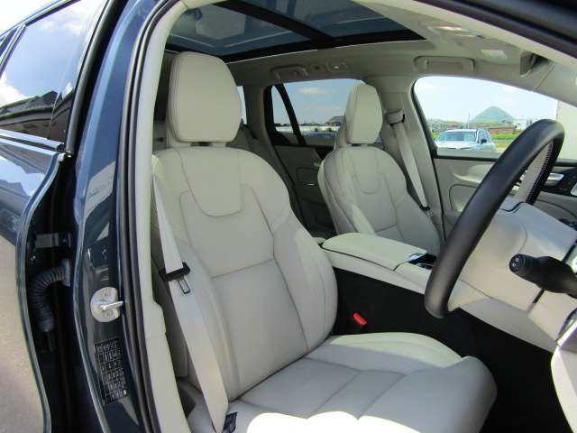 ボルボ Ｖ６０ リチャージ アルティメット Ｔ６ ＡＷＤ プラグイン ハイブリッド ４ＷＤ R6年 (四国) 99