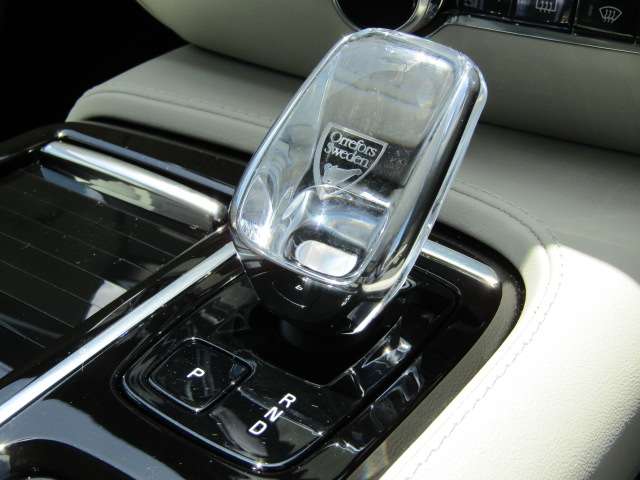 ボルボ Ｖ６０ リチャージ アルティメット Ｔ６ ＡＷＤ プラグイン ハイブリッド ４ＷＤ R6年 (四国) 99