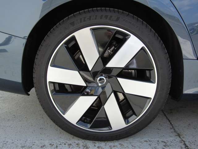 ボルボ Ｖ６０ リチャージ アルティメット Ｔ６ ＡＷＤ プラグイン ハイブリッド ４ＷＤ R6年 (四国) 99