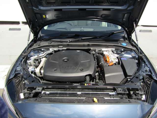 ボルボ Ｖ６０ リチャージ アルティメット Ｔ６ ＡＷＤ プラグイン ハイブリッド ４ＷＤ R6年 (四国) 99