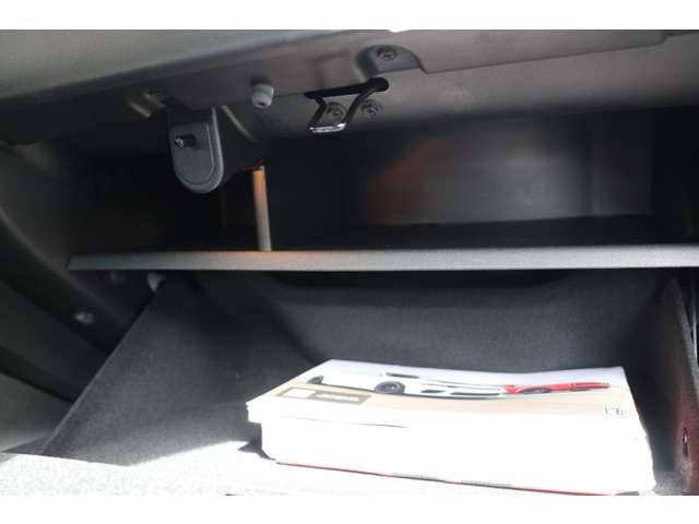 ダッジ チャレンジャー ＳＲＴ ヘルキャット R4年 (東海) 99