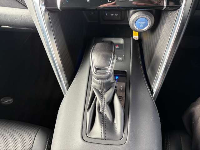 トヨタ ハリアー　ハイブリッド ２．５ ハイブリッド Ｅ－ＦＯＵＲ Ｚ レザーパッケージ ４ＷＤ R2年 (東北) 99