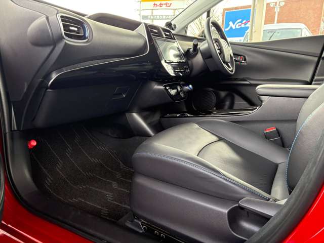 トヨタ プリウス １．８ Ａ プレミアム ツーリングセレクション R1年 (東北) 99