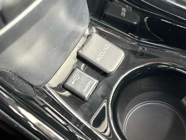 トヨタ プリウス １．８ Ａ プレミアム ツーリングセレクション R1年 (東北) 99