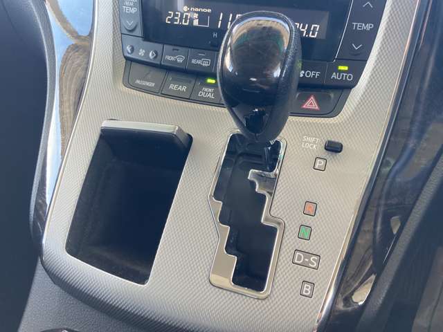 トヨタ ヴェルファイア　ハイブリッド ２．４ ＺＲ Ｇエディション ４ＷＤ H24年 (東北) 99