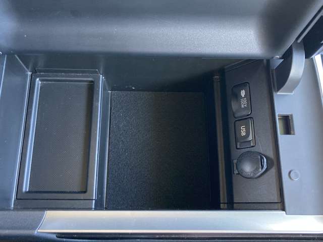 トヨタ ヴェルファイア　ハイブリッド ２．４ ＺＲ Ｇエディション ４ＷＤ H24年 (東北) 99