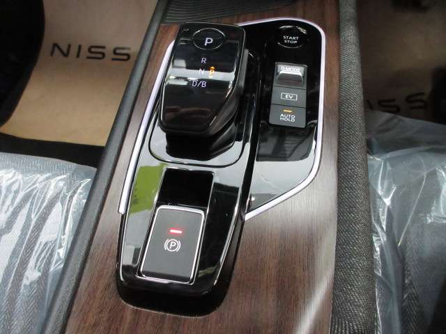 日産 ノートオーラ １．２ Ｇ R5年 (九州・沖縄) 99