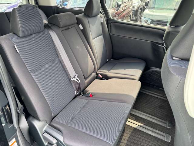 トヨタ ヴォクシー ２．０ Ｘ R1年 (九州・沖縄) 99