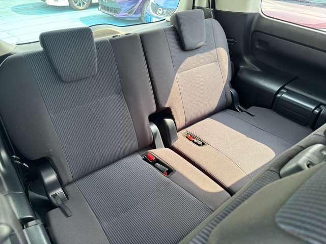 トヨタ ヴォクシー ２．０ Ｘ R1年 (九州・沖縄) 99