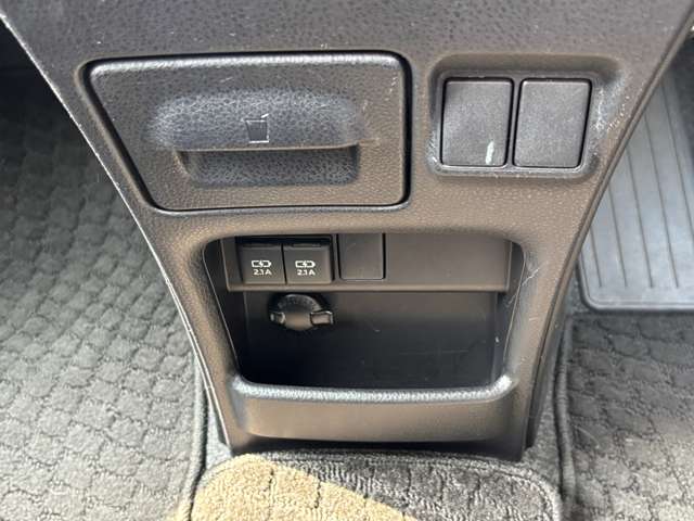 トヨタ ヴォクシー ２．０ Ｘ R1年 (九州・沖縄) 99