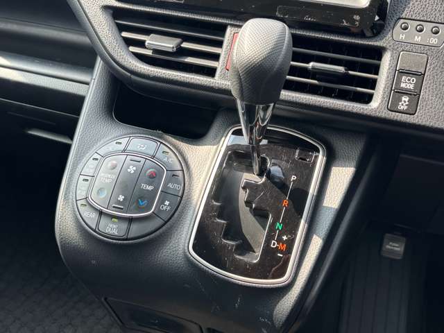 トヨタ ヴォクシー ２．０ Ｘ R1年 (九州・沖縄) 99