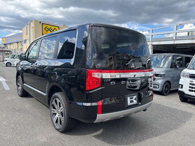 三菱 デリカ　Ｄ：５ ２．２ Ｐ ディーゼルターボ ４ＷＤ R7年 (近畿) 99