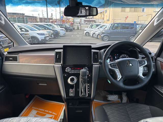 三菱 デリカ　Ｄ：５ ２．２ Ｐ ディーゼルターボ ４ＷＤ R7年 (近畿) 99