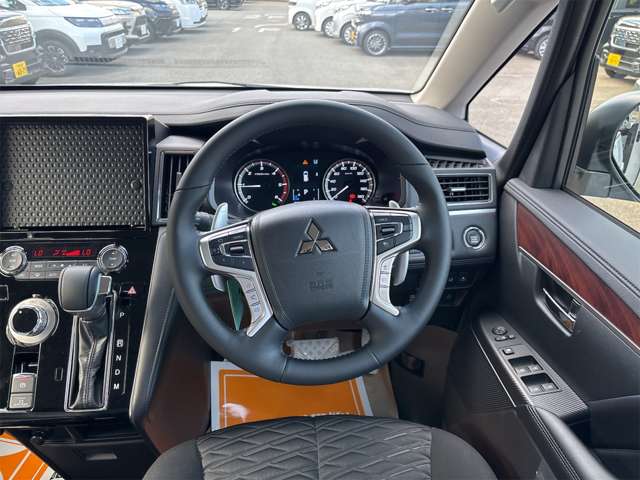 三菱 デリカ　Ｄ：５ ２．２ Ｐ ディーゼルターボ ４ＷＤ R7年 (近畿) 99