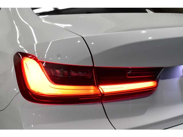 ＢＭＷ ３シリーズ ３２０ｉ　Ｍスポーツ R4年 (関東) 99