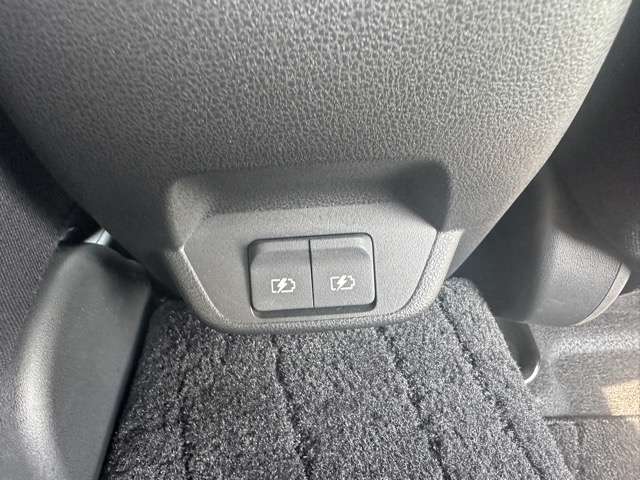 日産 リーフ Ｘ R4年 (東海) 99