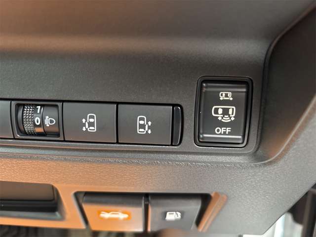 日産 セレナ ２．０ ＸＶ R7年 (近畿) 99