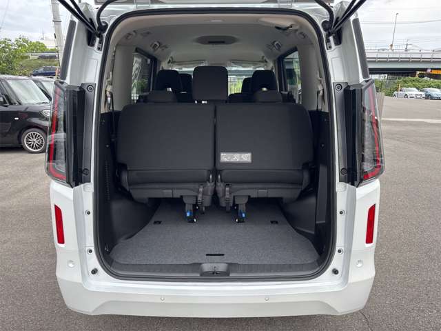 日産 セレナ ２．０ ＸＶ R7年 (近畿) 99