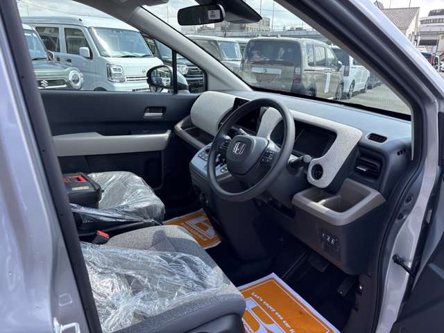 ホンダ フリード　ハイブリッド １．５ Ｅ：ＨＥＶ エアー R7年 (近畿) 99