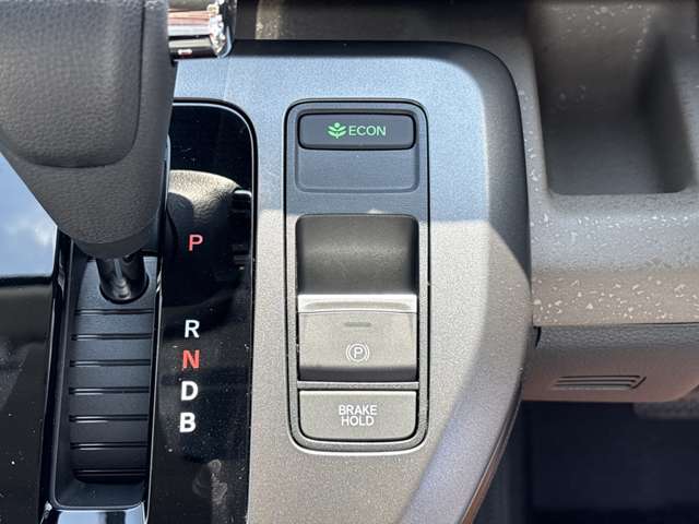 ホンダ フリード　ハイブリッド １．５ Ｅ：ＨＥＶ エアー R7年 (近畿) 99