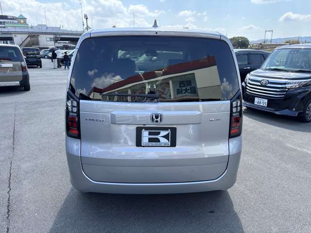 ホンダ フリード　ハイブリッド １．５ Ｅ：ＨＥＶ エアー R7年 (近畿) 99