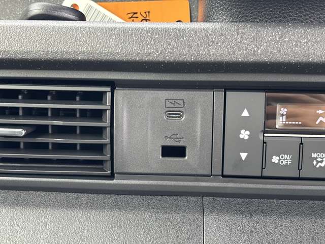 ホンダ Ｎ　ＢＯＸ カスタム ６６０ R6年 (近畿) 99