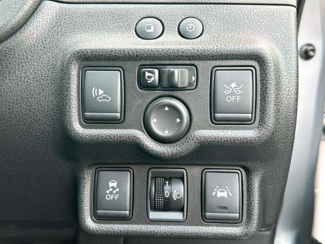 日産 ノート １．２ Ｅ－ＰＯＷＥＲ Ｘ H29年 (九州・沖縄) 99