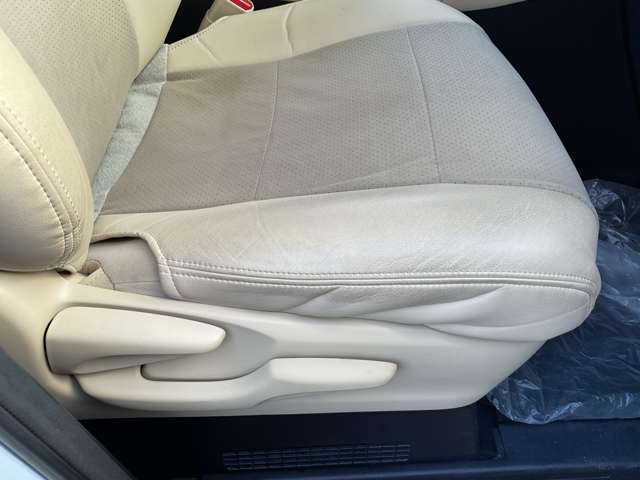 トヨタ アルファード　ハイブリッド ハイブリッド ２．５ Ｘ Ｅ－ＦＯＵＲ ４ＷＤ H28年 (東北) 99