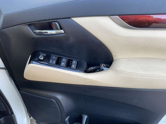 トヨタ アルファード　ハイブリッド ハイブリッド ２．５ Ｘ Ｅ－ＦＯＵＲ ４ＷＤ H28年 (東北) 99